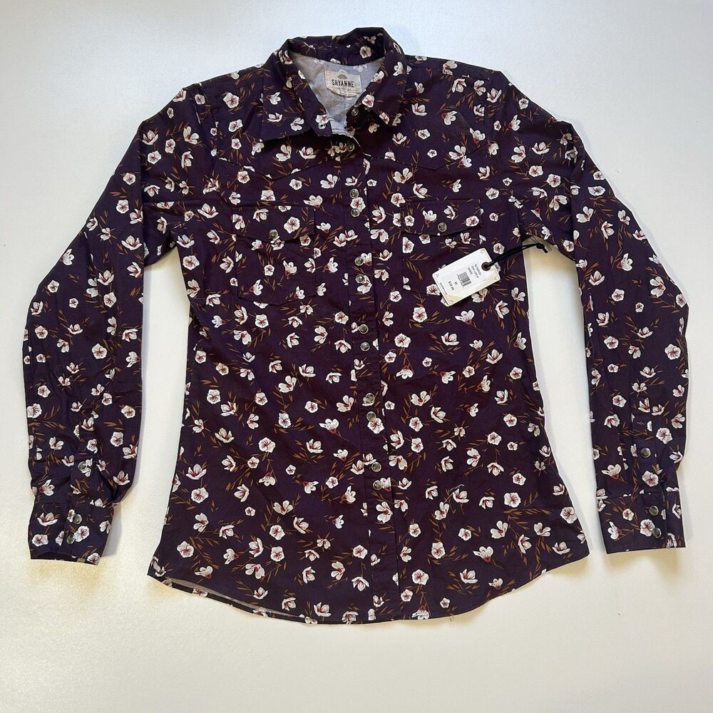 NWT Shyanne Pearl Snap Shirt Floral Collared Top Size M Cowgirl Western Riding